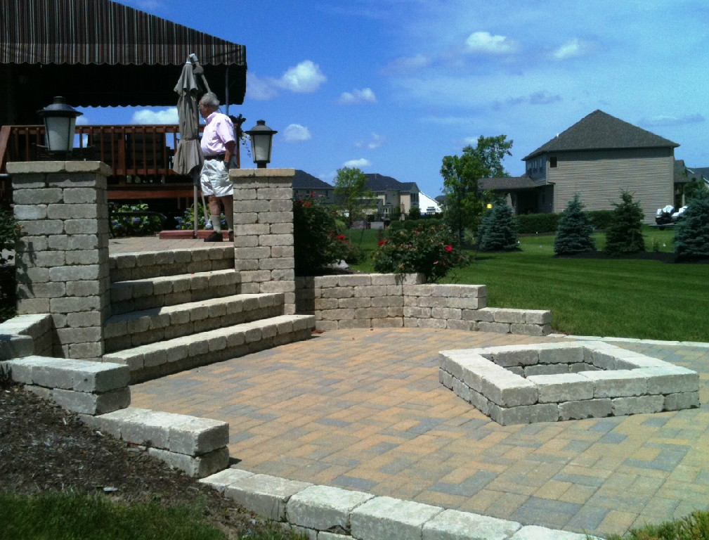 Hardscape patio with fire pit area